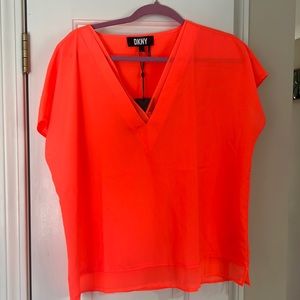 NWT DKNY top size large